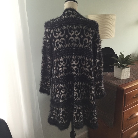 Design History-Beautiful Soft Fuzzy Cardigan. Sz M - Picture 6 of 9